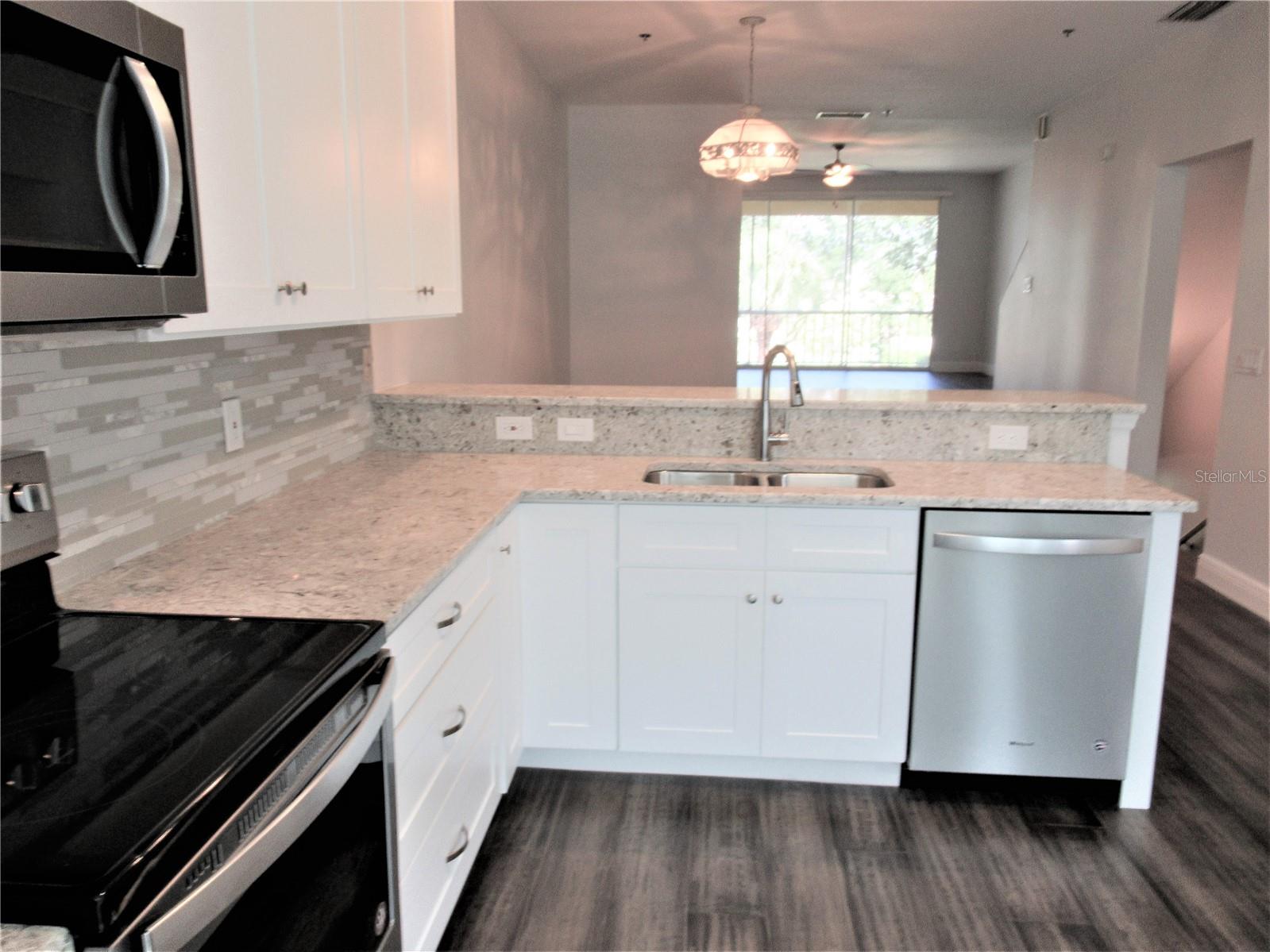 TIERRA SOUND TWNHMS - Residential