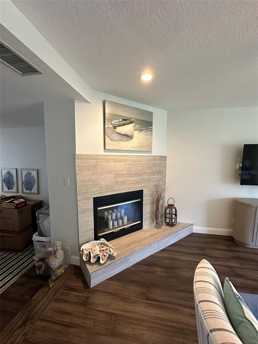 TIERRA SOUND TWNHMS - Residential