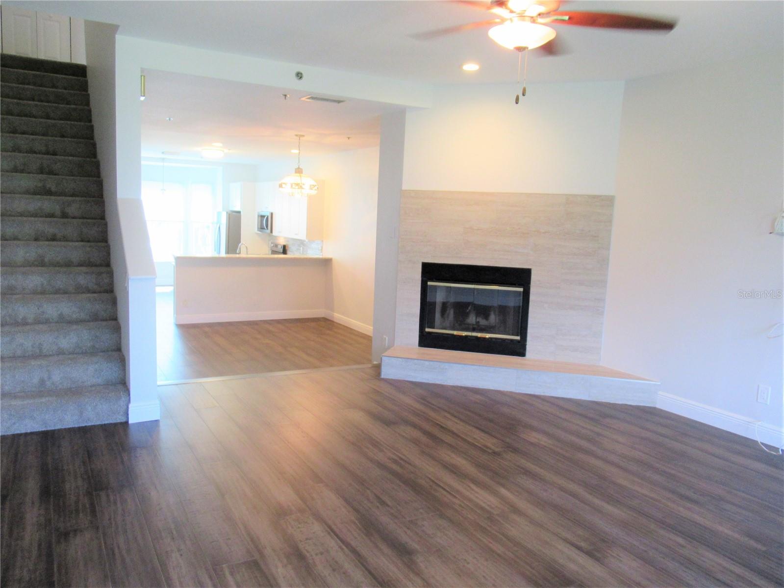TIERRA SOUND TWNHMS - Residential