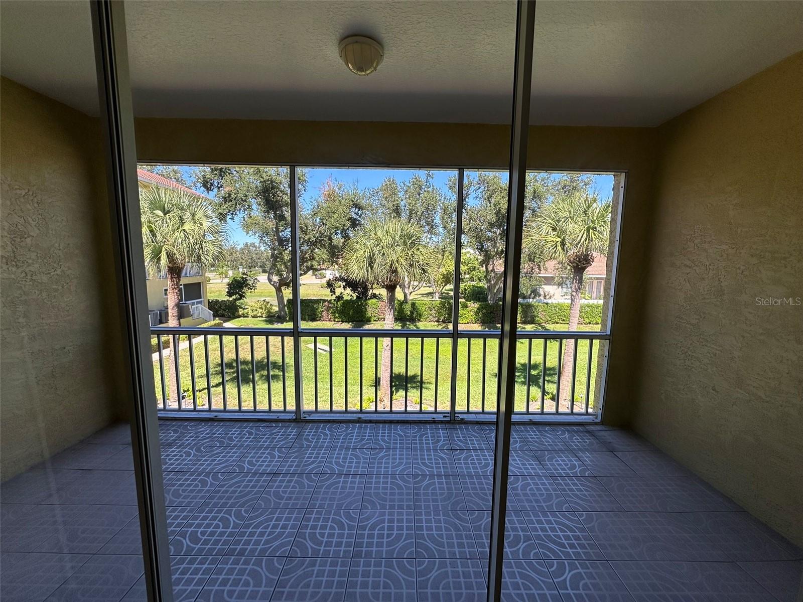 TIERRA SOUND TWNHMS - Residential