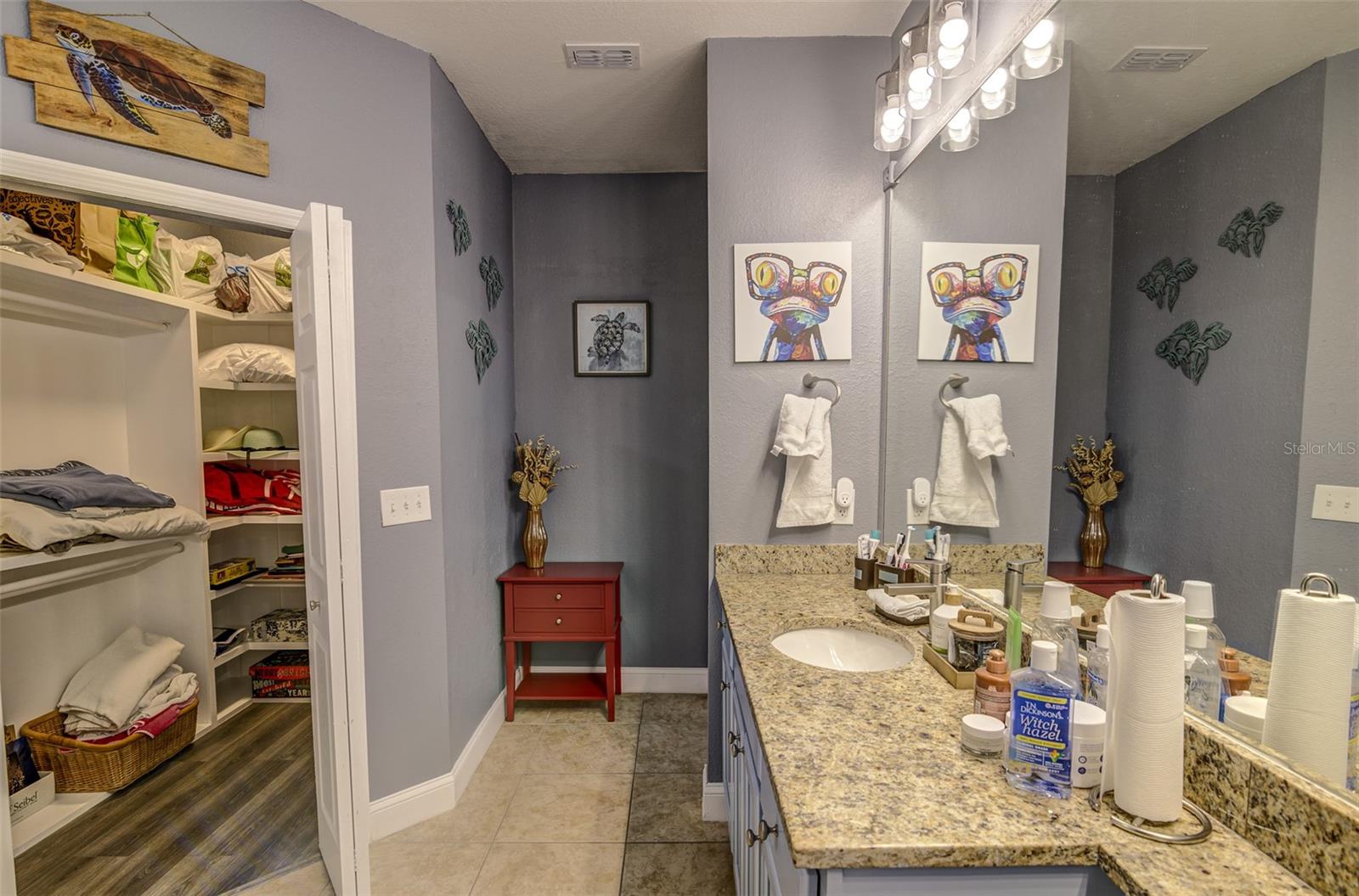 NOTTING HILL A CONDO - Residential