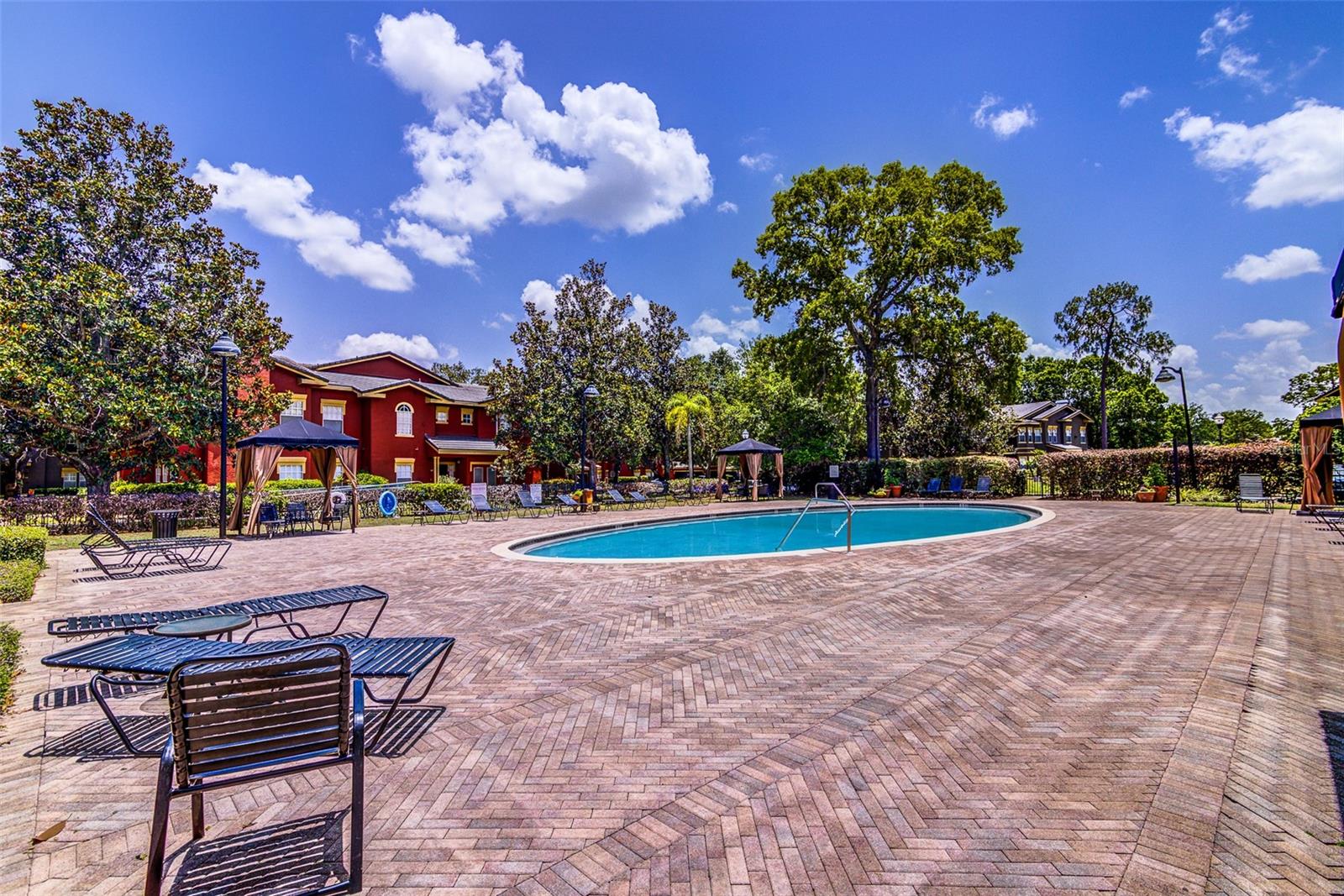 NOTTING HILL A CONDO - Residential