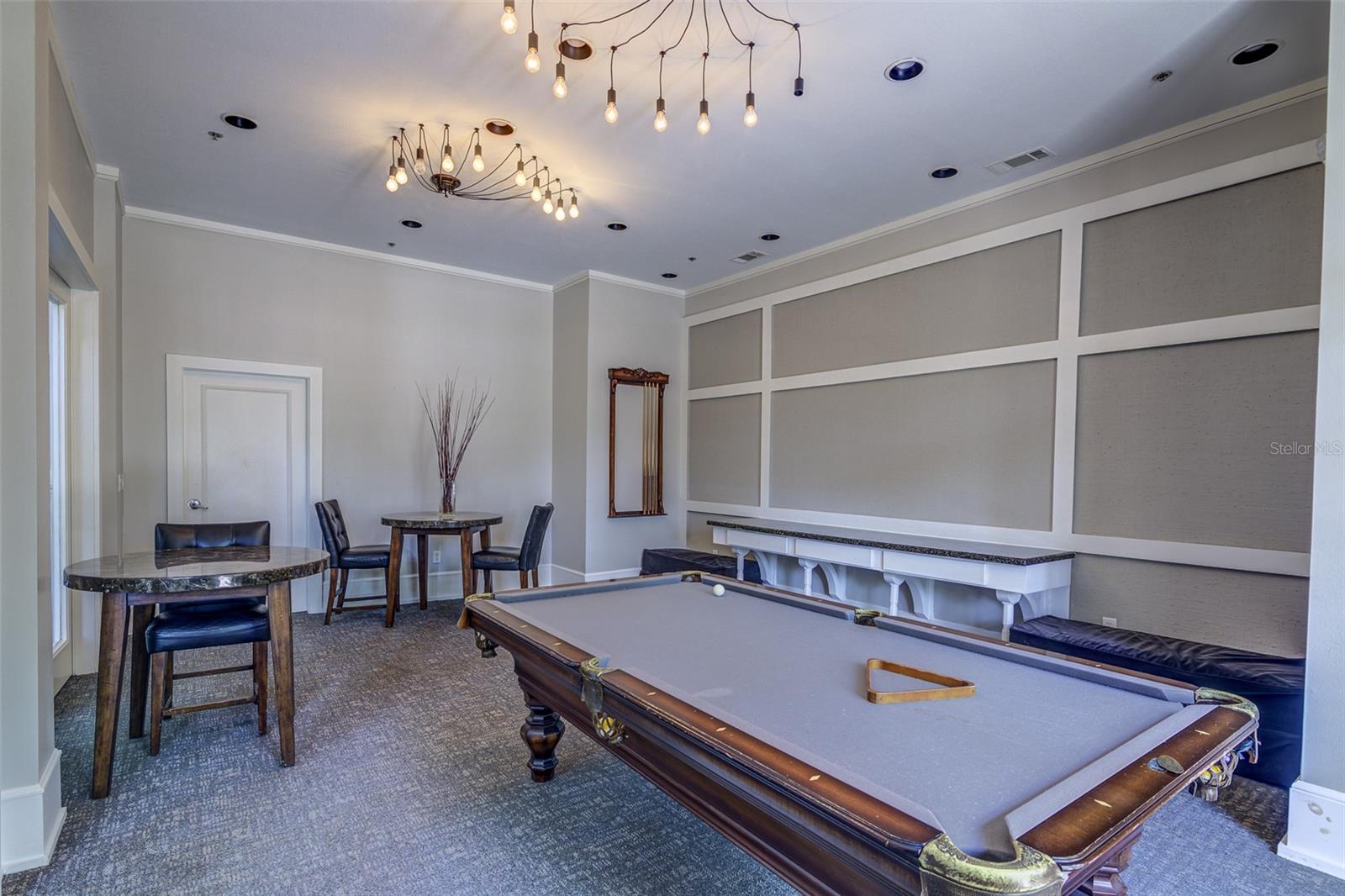 NOTTING HILL A CONDO - Residential