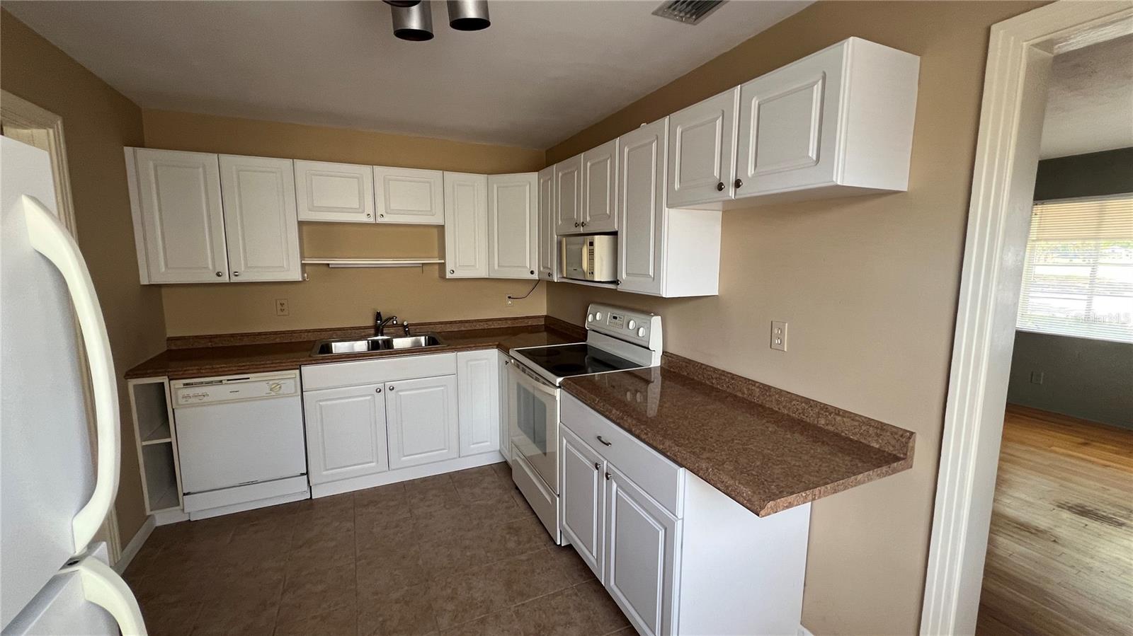 ARCADIA ANNEX - Residential Lease