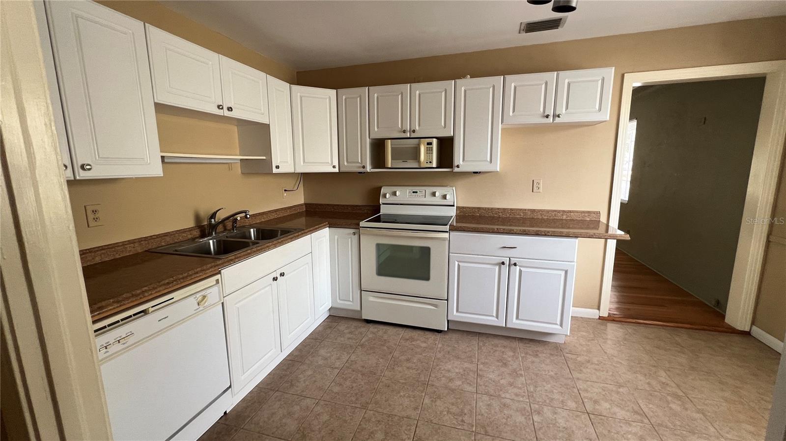 ARCADIA ANNEX - Residential Lease