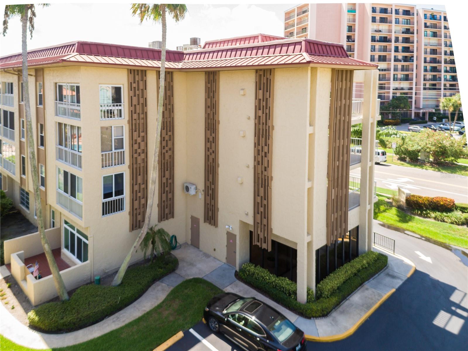 ISLANDER THE CONDO - Residential