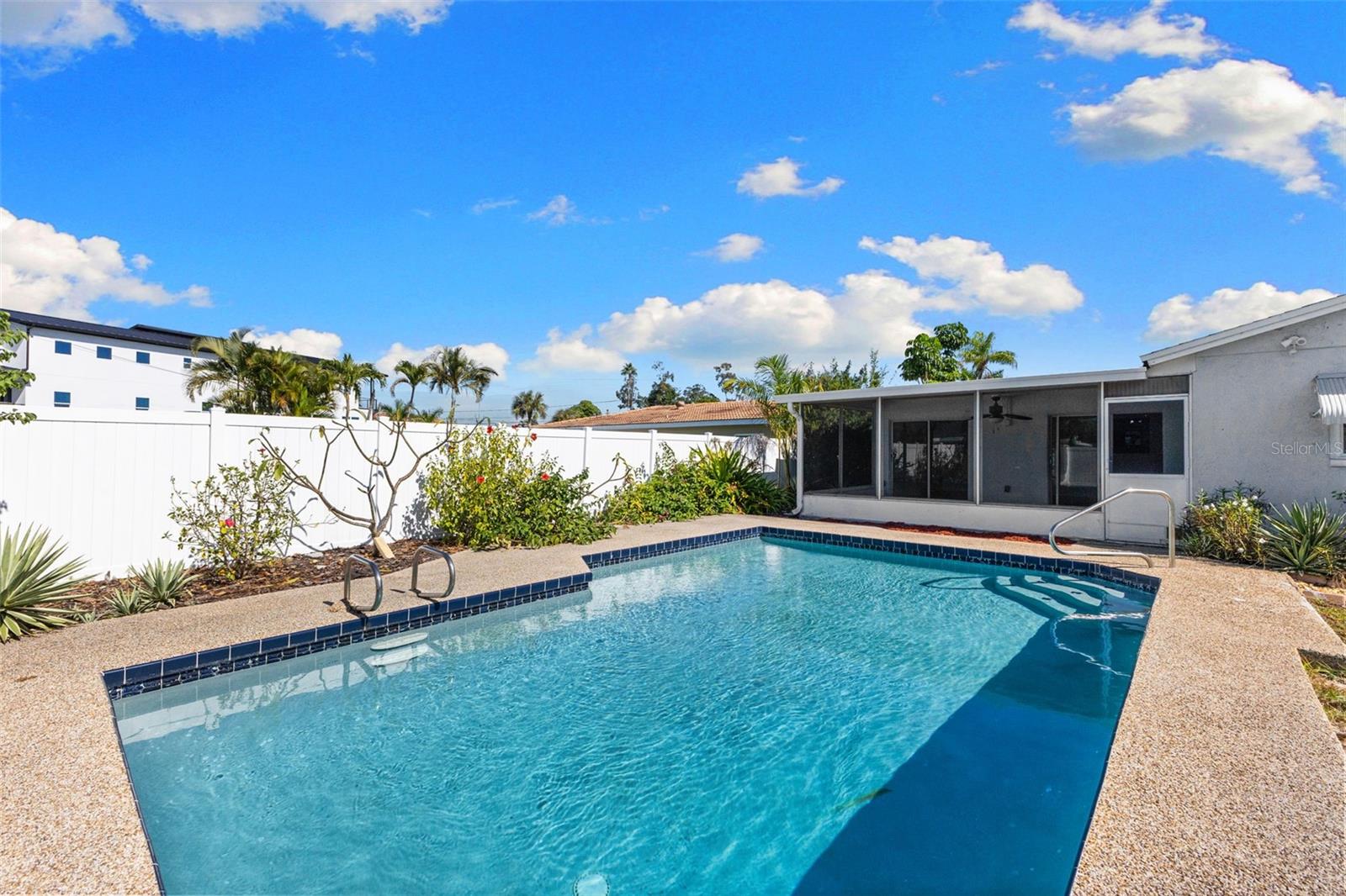 SHORE ACRES BAYOU GRANDE SEC - Residential