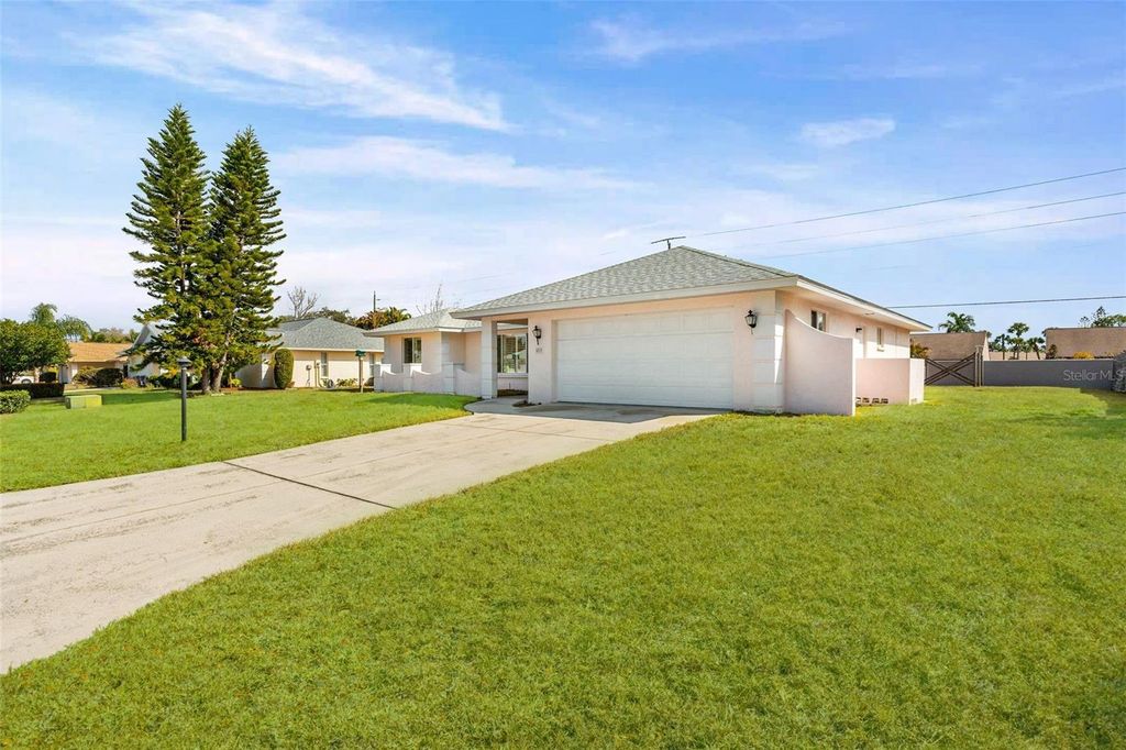 Photo of 8219 Timber Lake Lane, Sarasota, FL 34243 (MLS # A4683126)