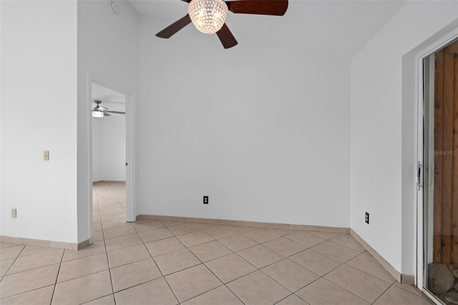 HIDDEN OAKS - Residential