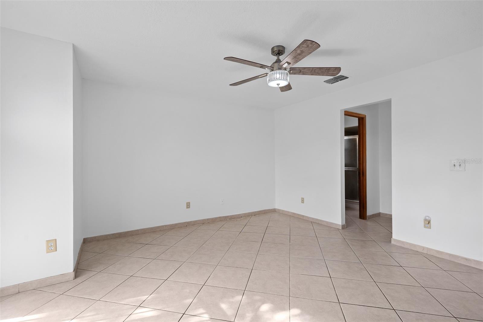 HIDDEN OAKS - Residential