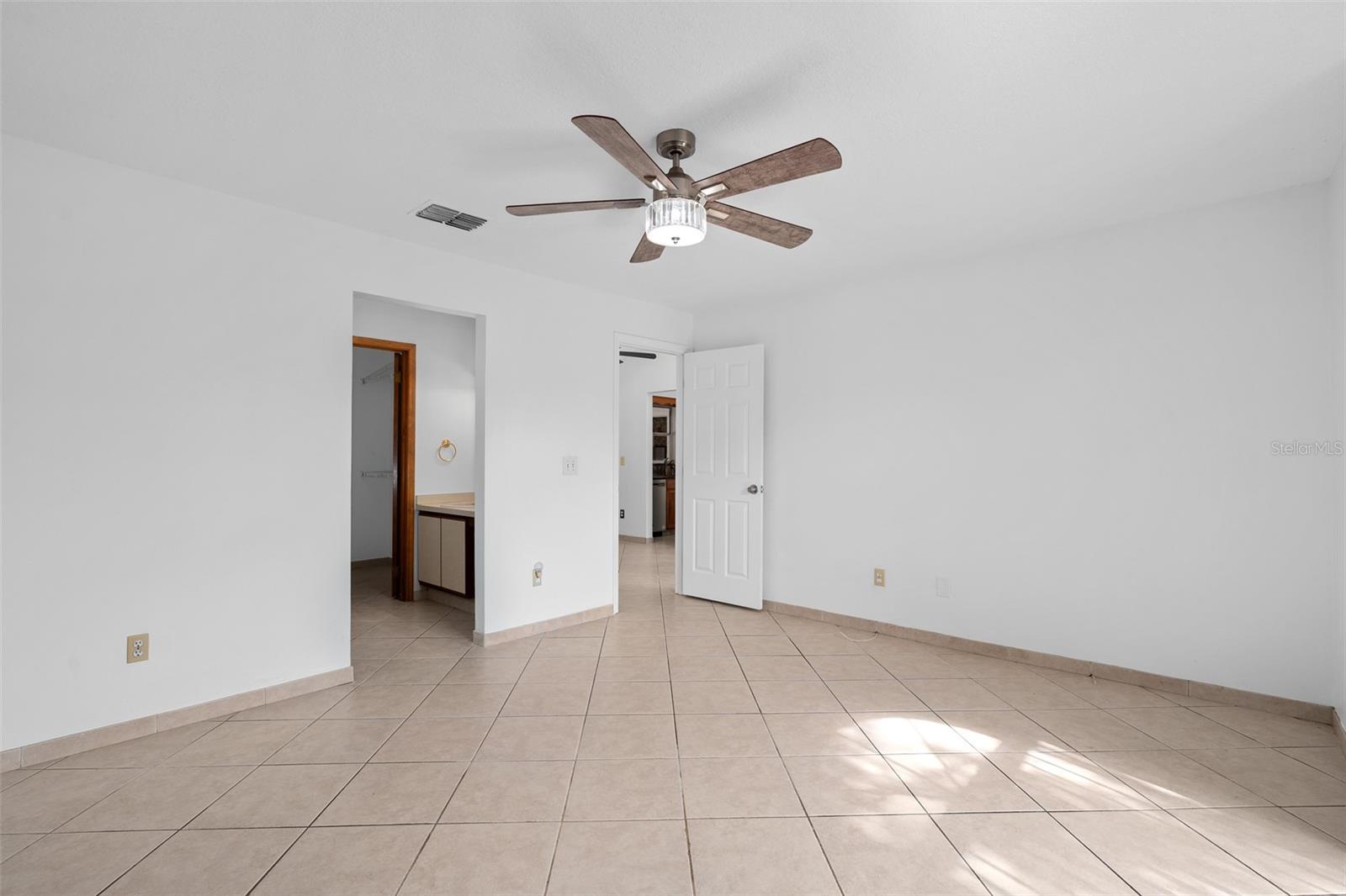 HIDDEN OAKS - Residential