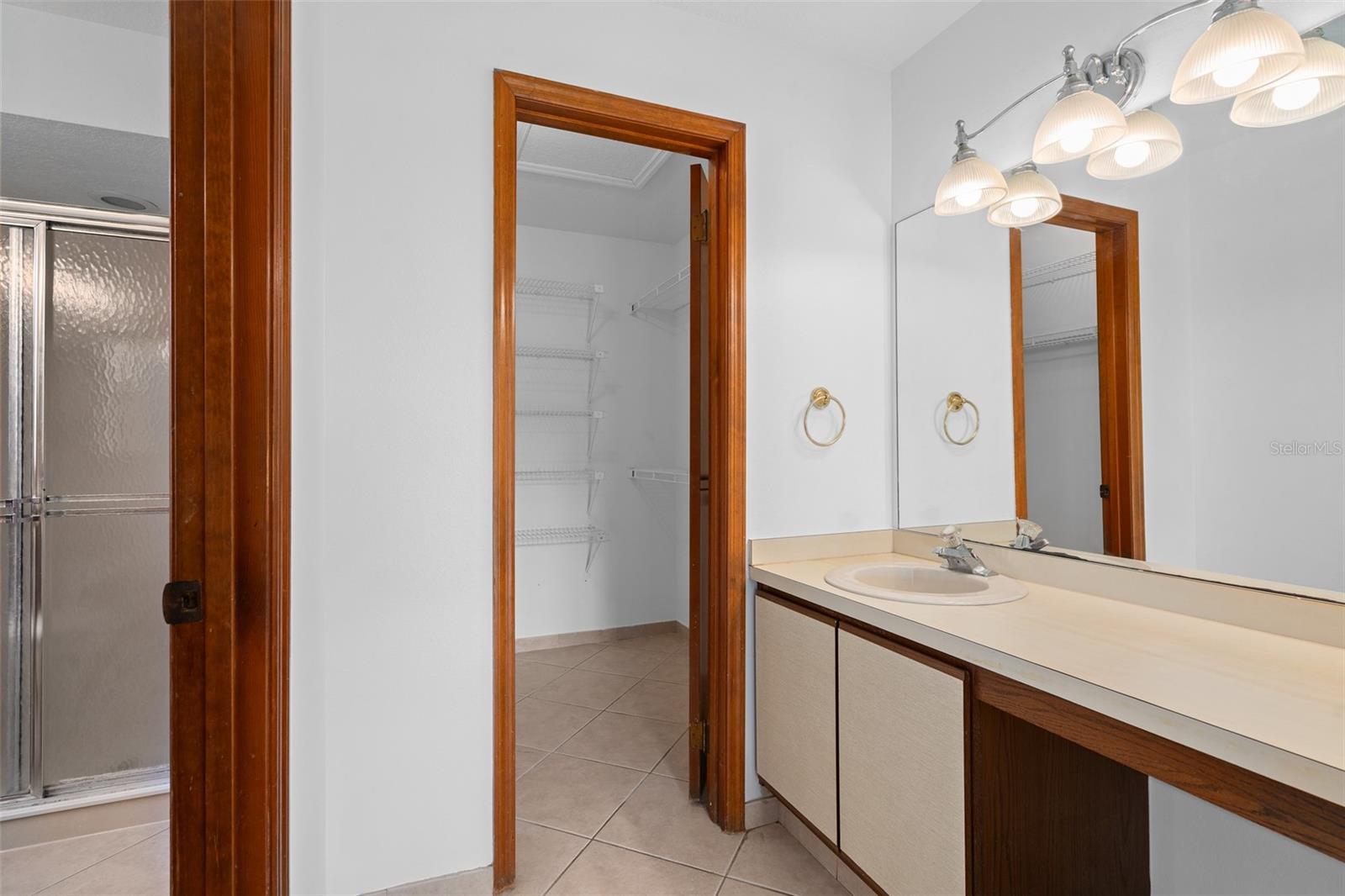 HIDDEN OAKS - Residential