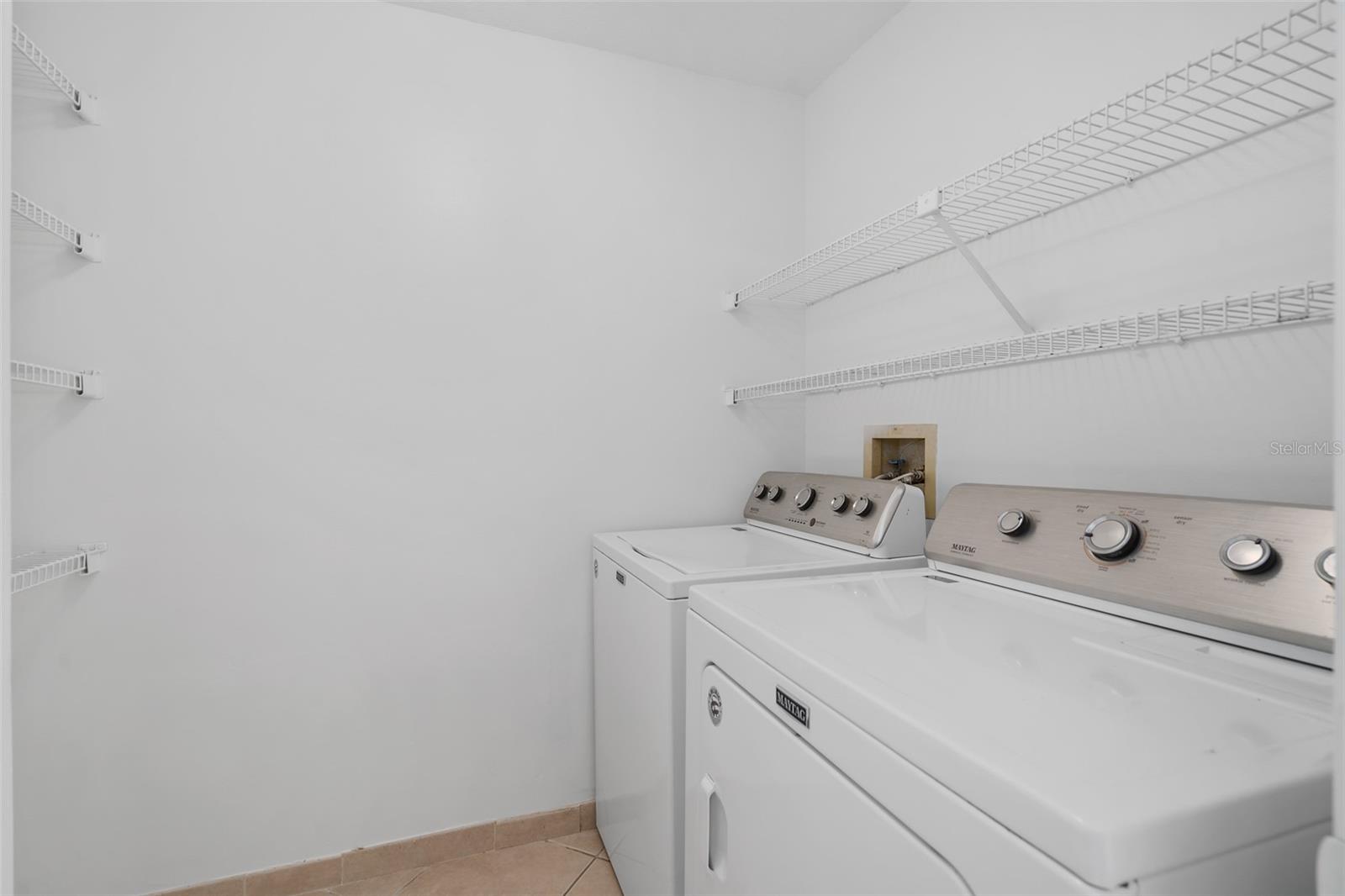 HIDDEN OAKS - Residential