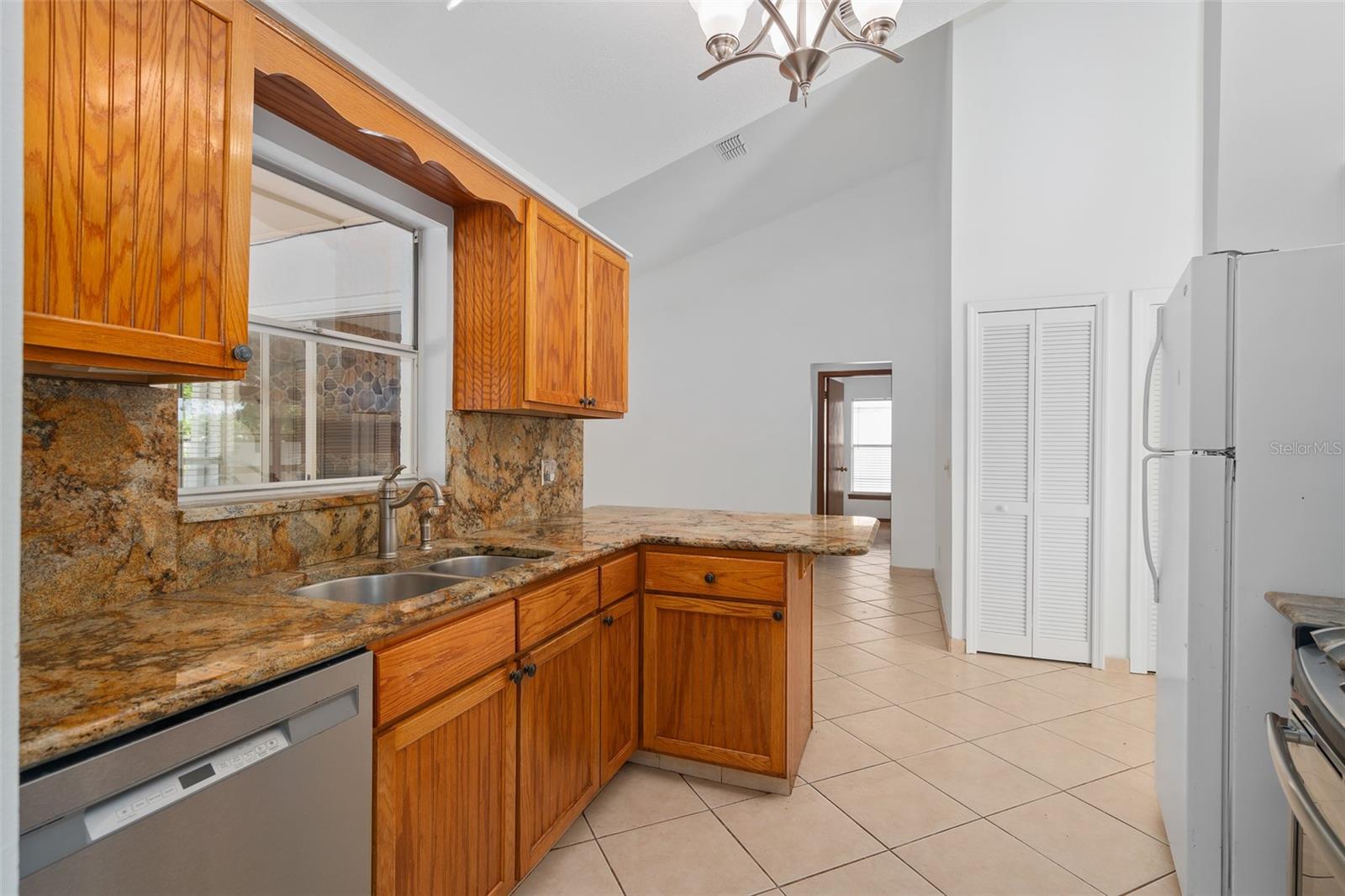 HIDDEN OAKS - Residential