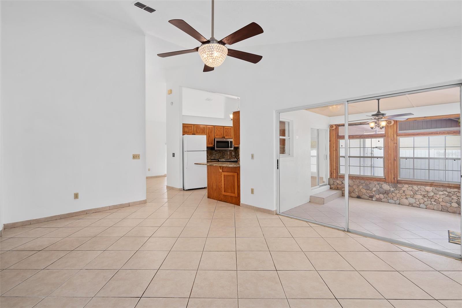 HIDDEN OAKS - Residential