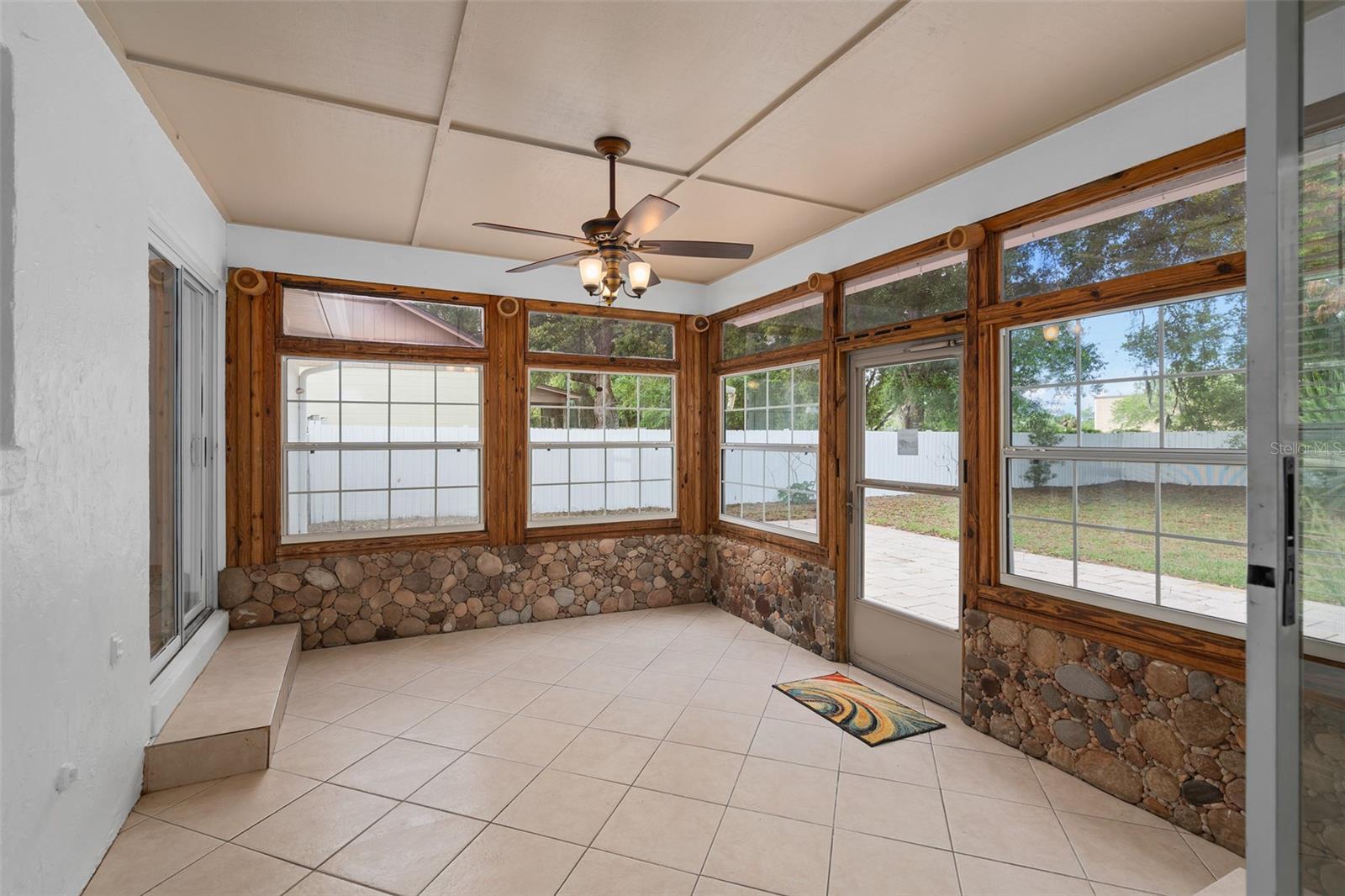 HIDDEN OAKS - Residential