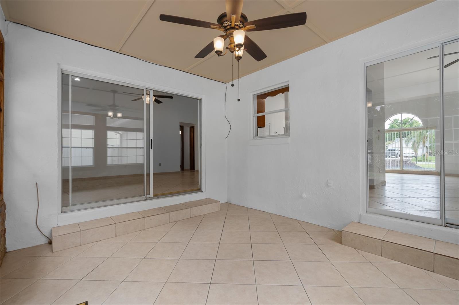 HIDDEN OAKS - Residential