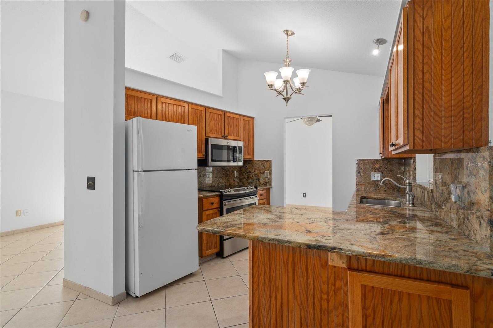 HIDDEN OAKS - Residential