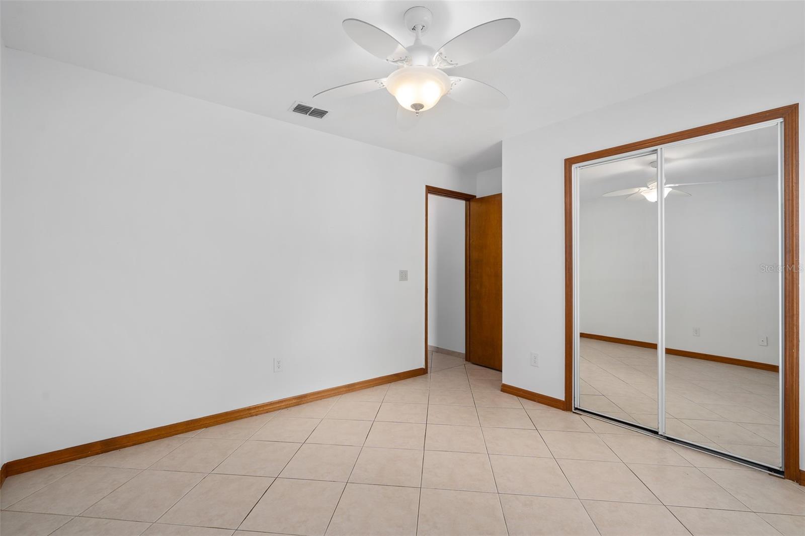 HIDDEN OAKS - Residential