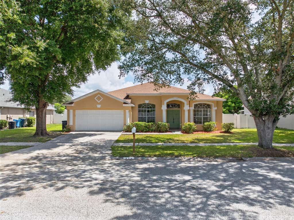 Photo of 405 Country Vineyard Drive, Valrico, FL 33594 (MLS # TB8542741)