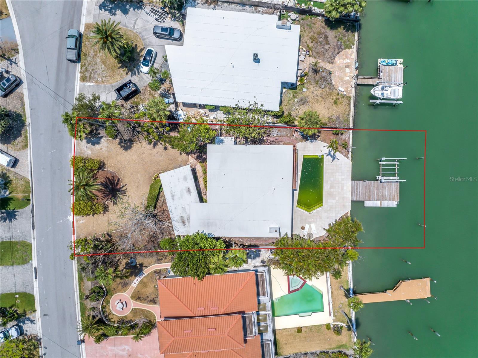 31 DOLPHIN DRIVE