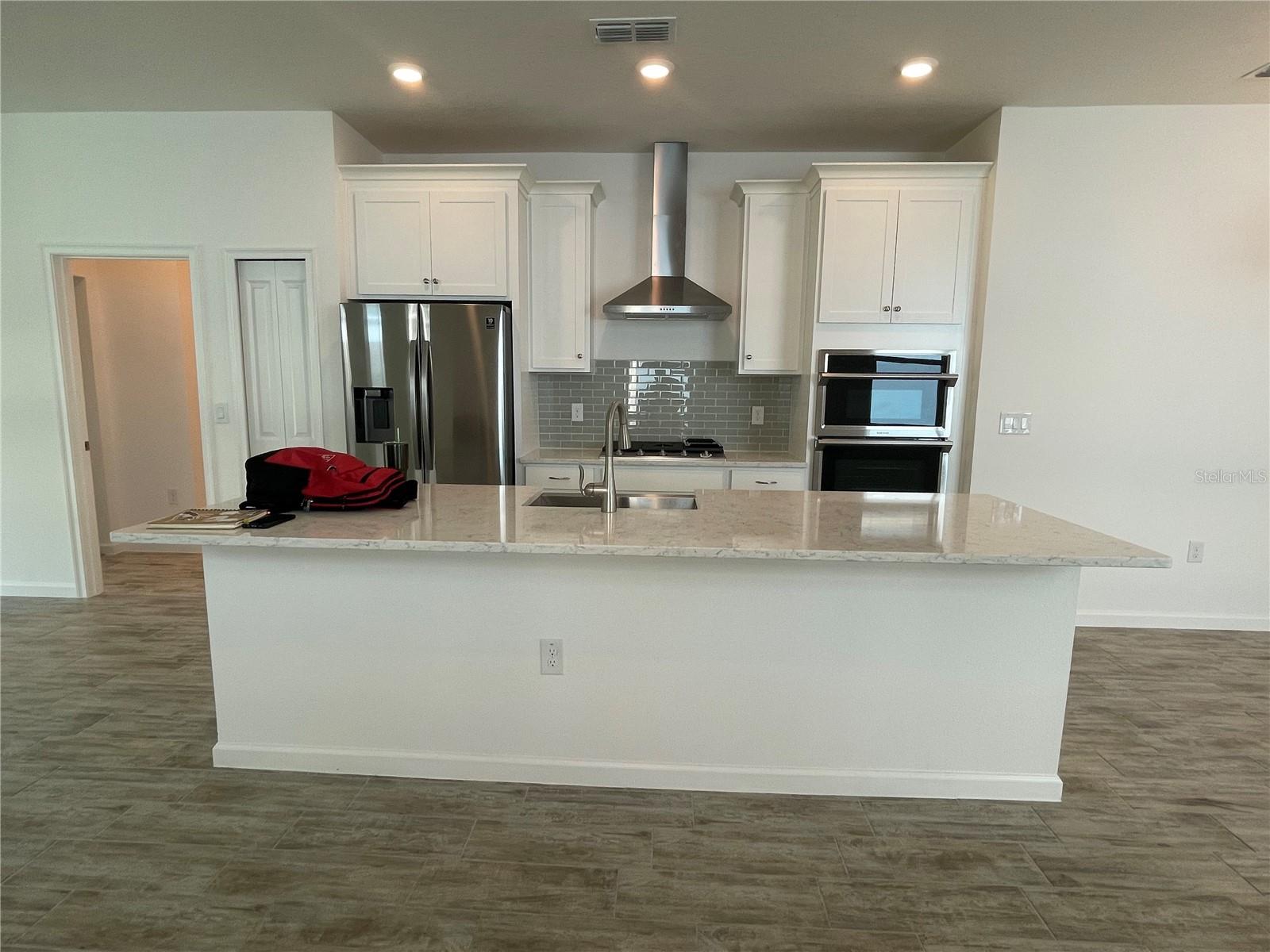 MIRABAY PRCL 8 - Residential Lease