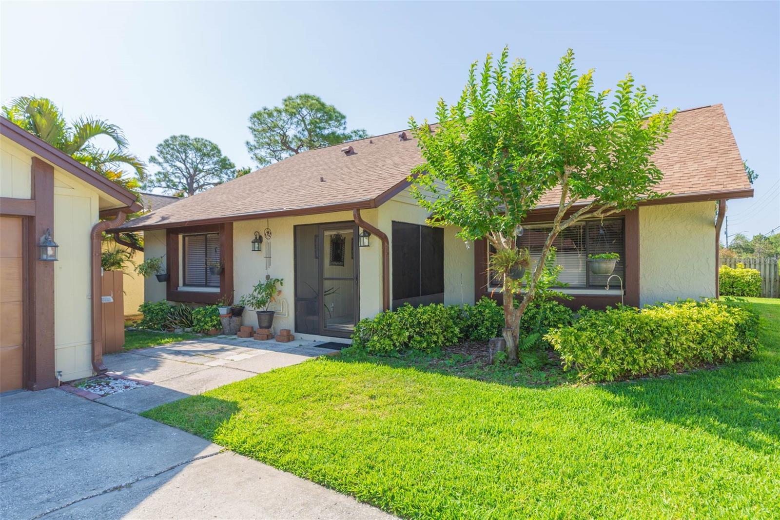 2211 BAY BERRY LANE