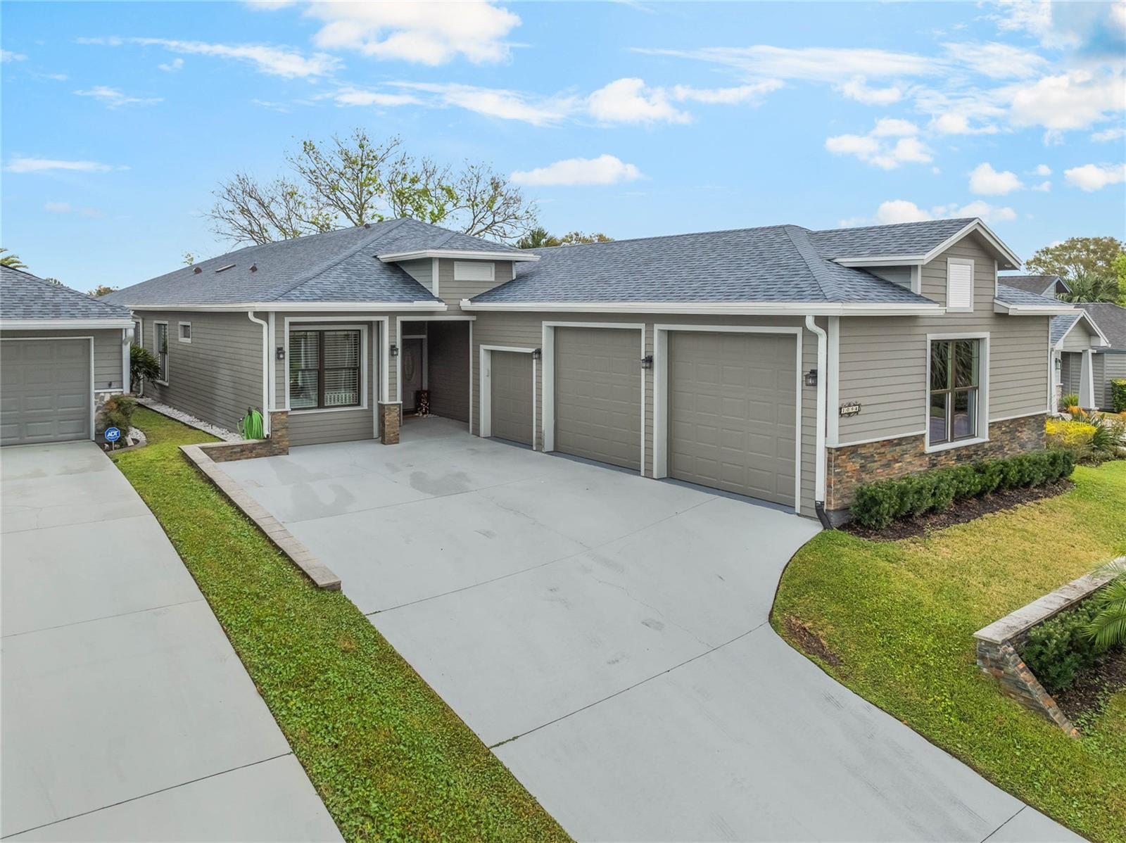 1094 RED MAPLE WAY