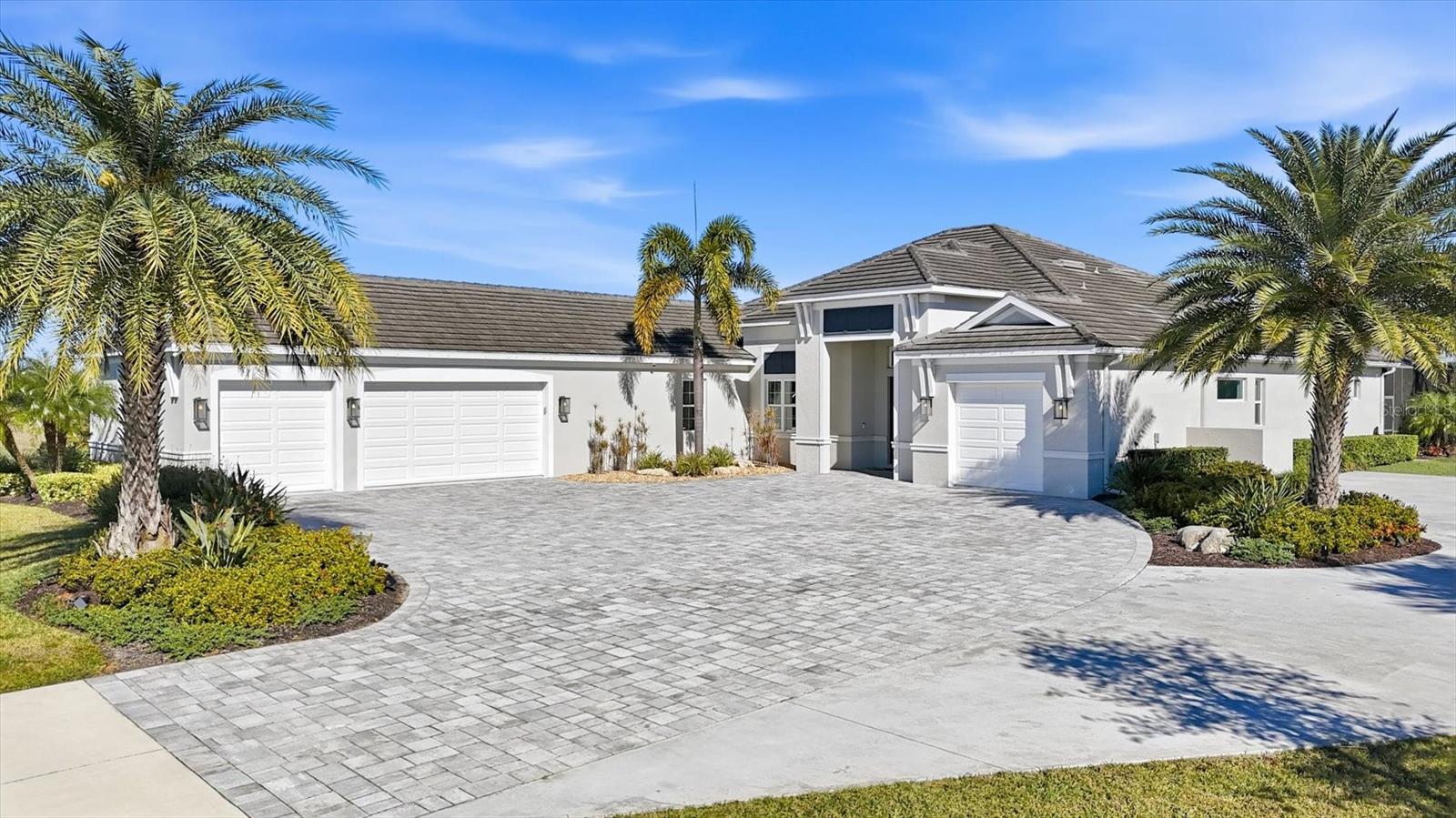 3467 COMPOUND COURT