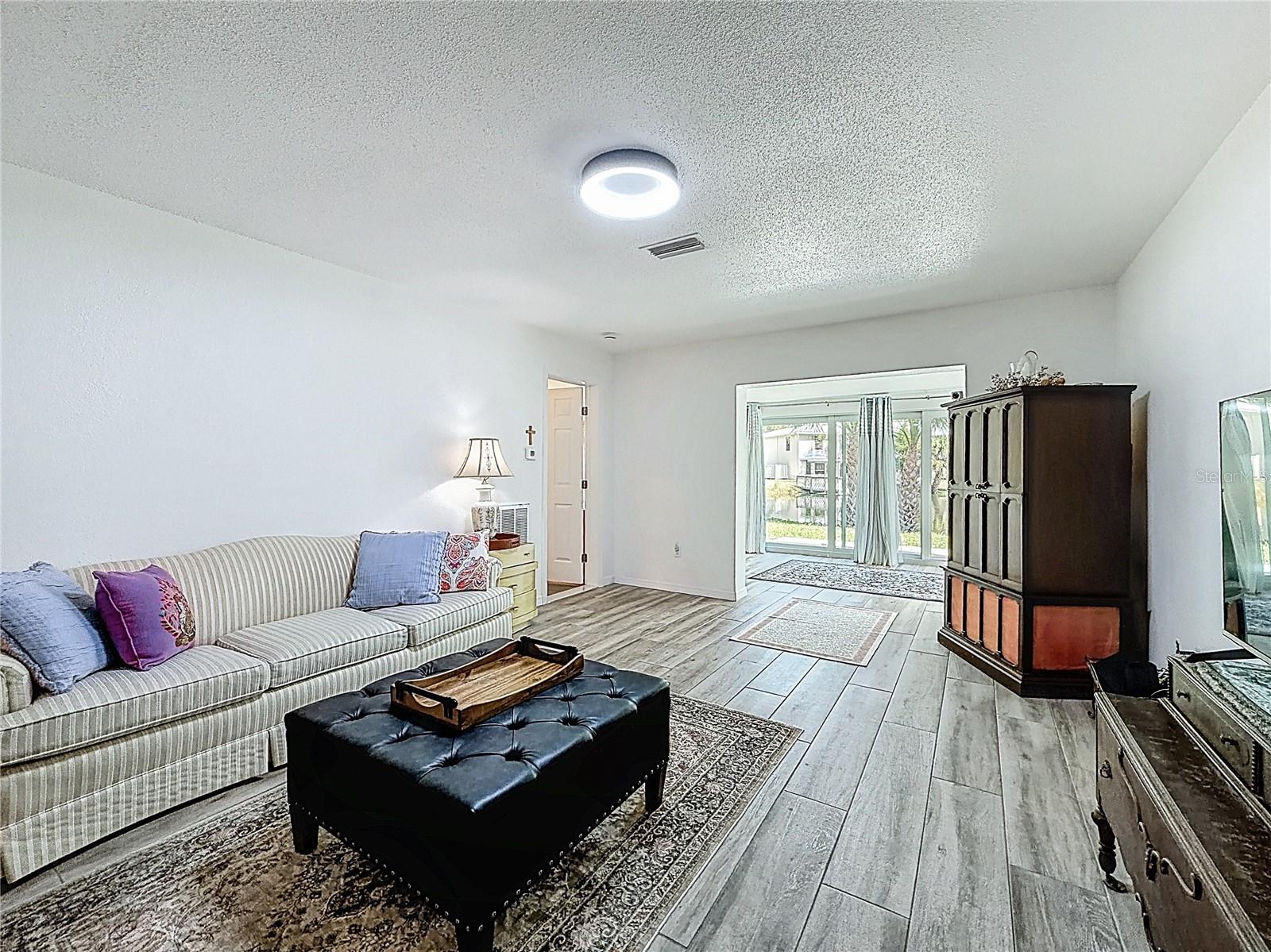 THE BAY VILLAS - Residential