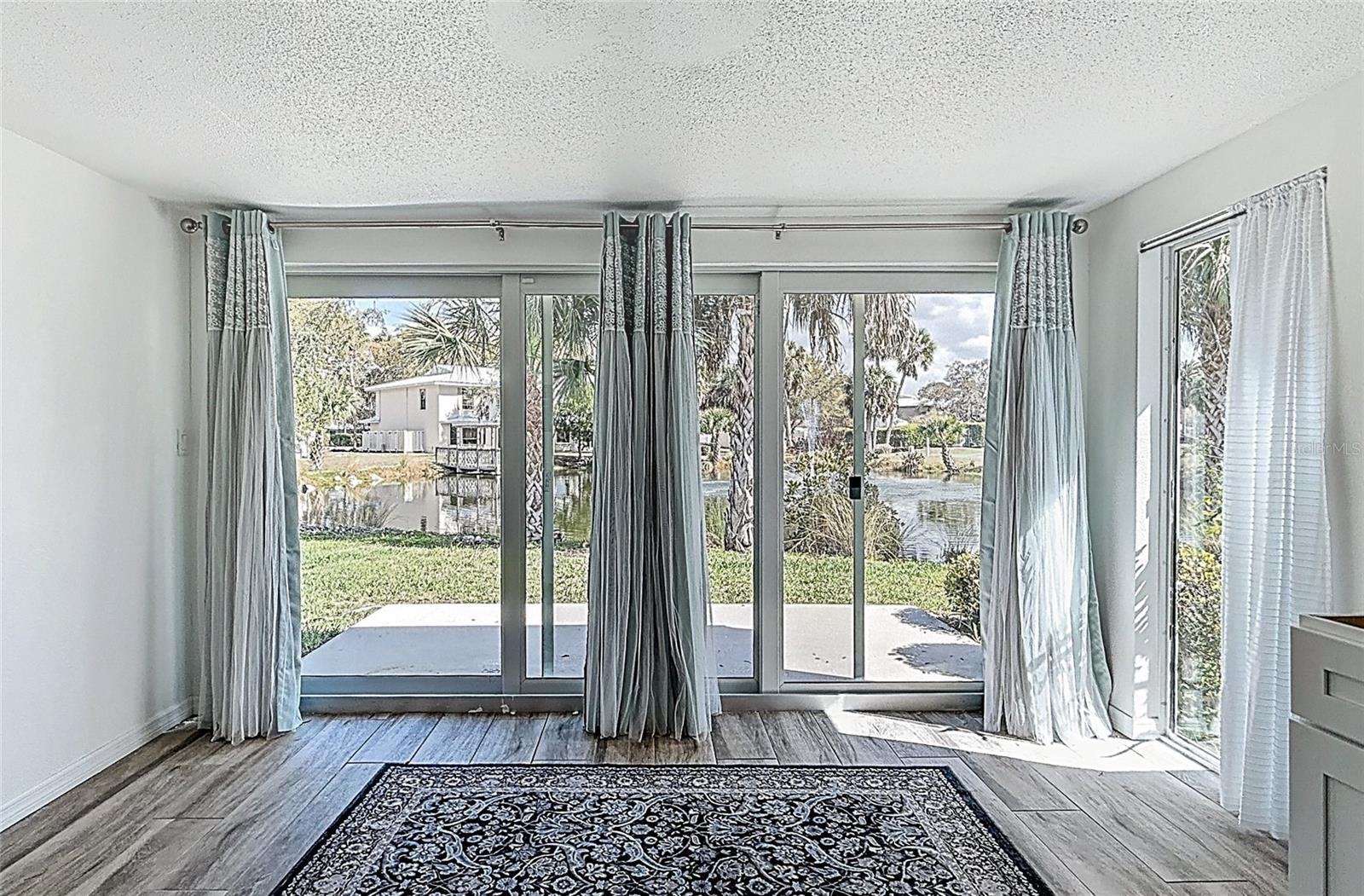 THE BAY VILLAS - Residential