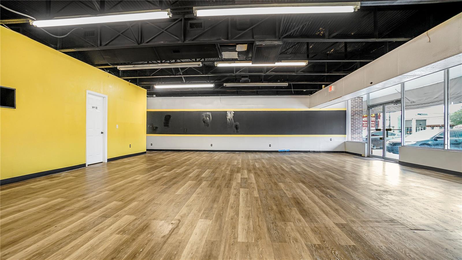 NORTH PARK - Commercial Lease