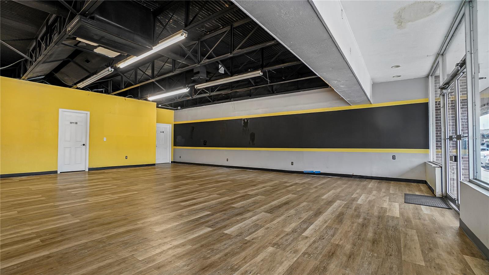 NORTH PARK - Commercial Lease