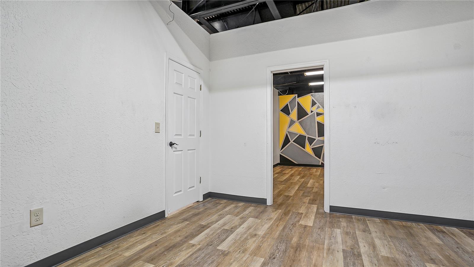 NORTH PARK - Commercial Lease