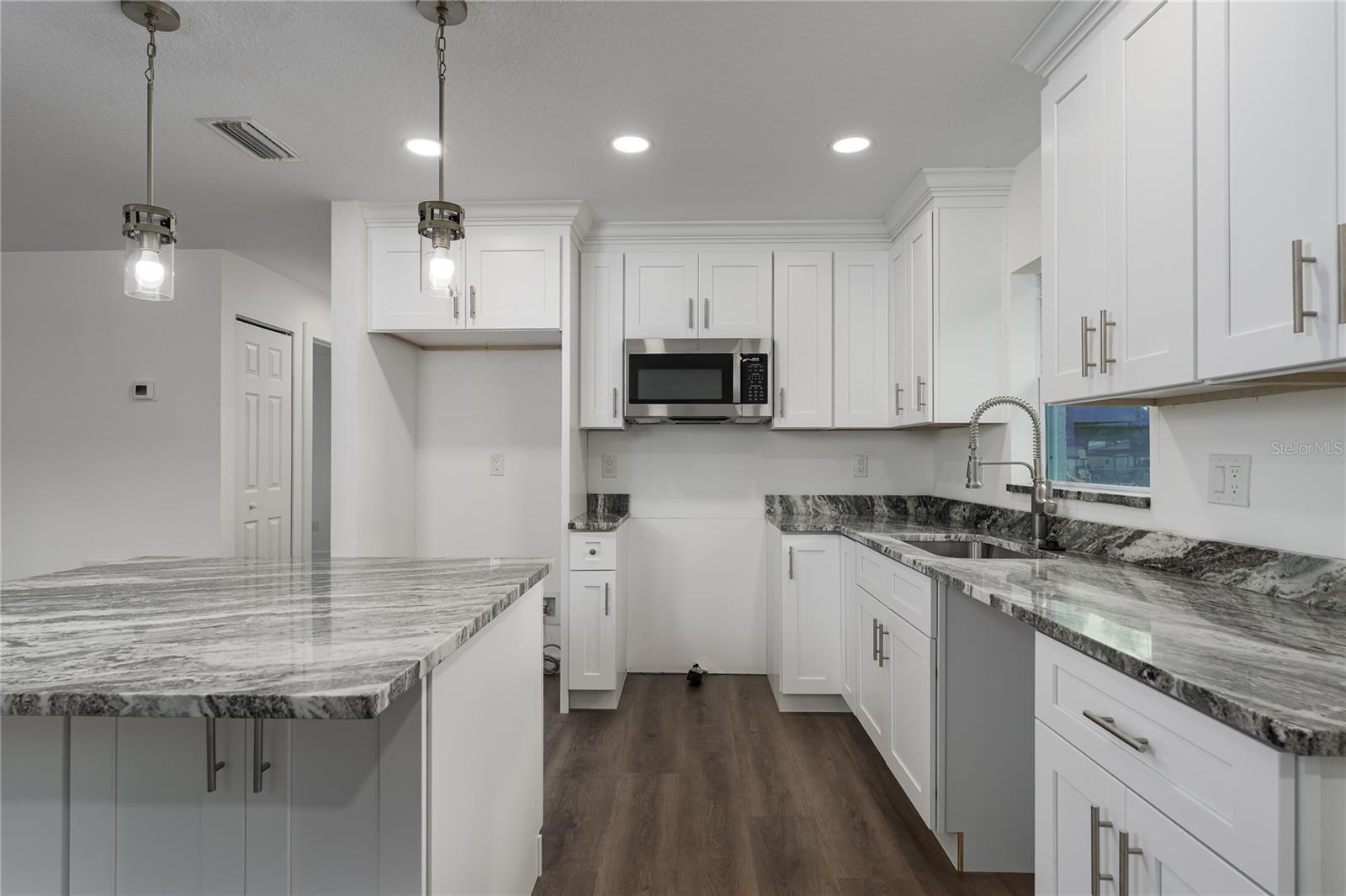 305 19TH STREET EAST