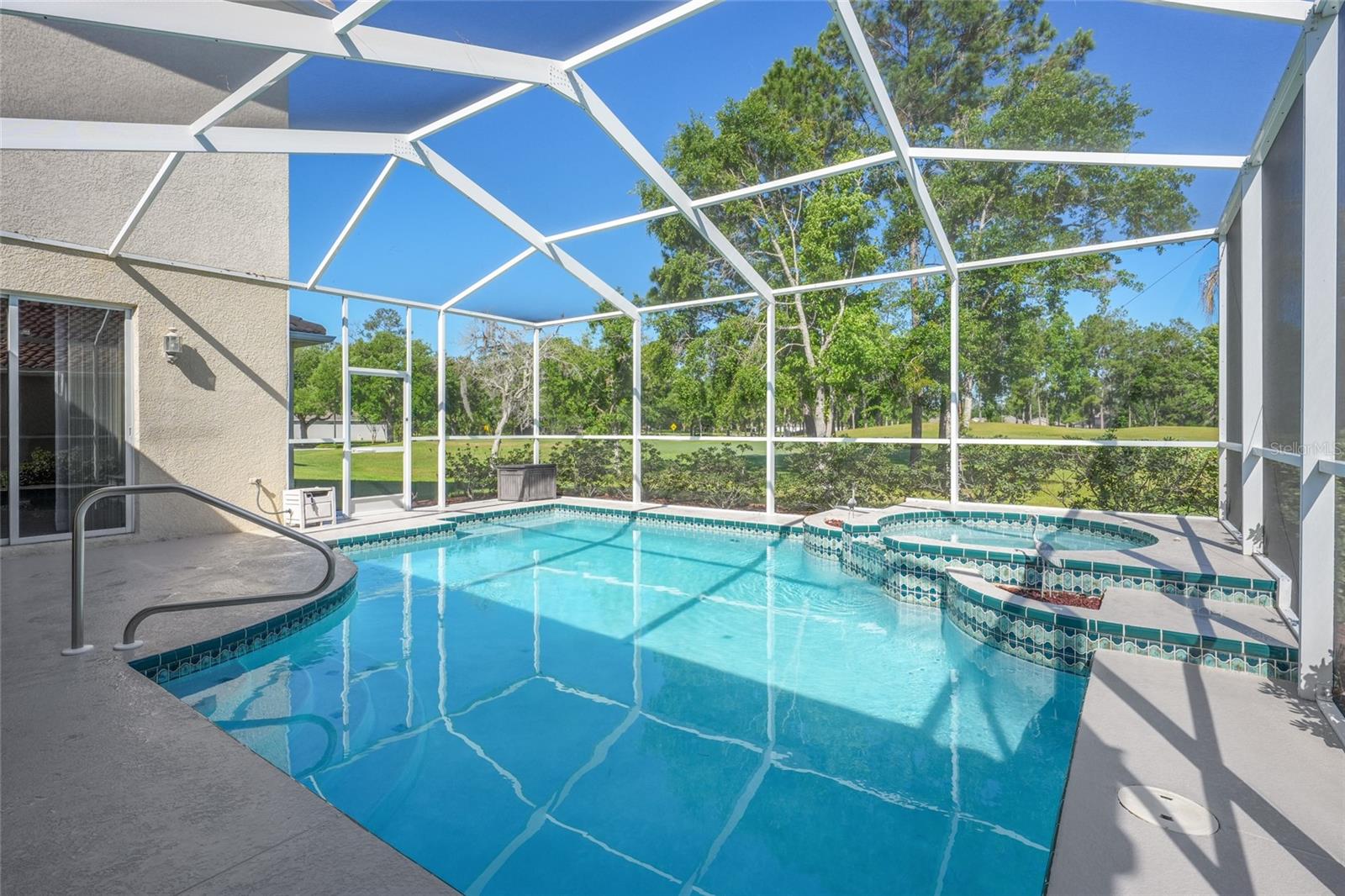 HERNANDO OAKS PH 1 - Residential