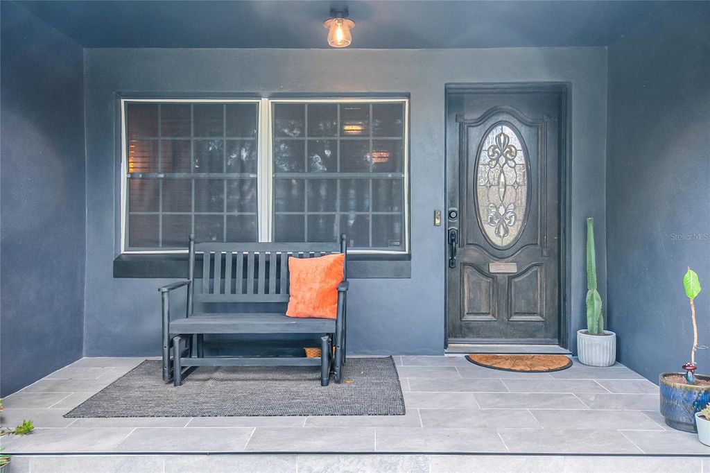Photo of 932 Mayfair Circle, Orlando, FL 32803 (MLS # O6408659)