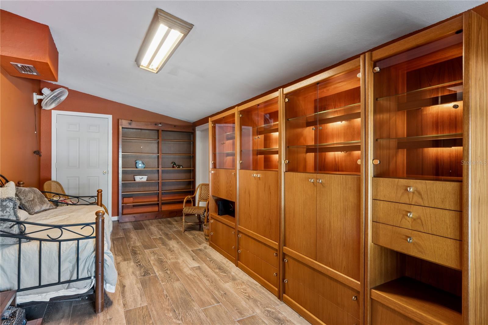 SHADOWLAWN ANNEX - Residential