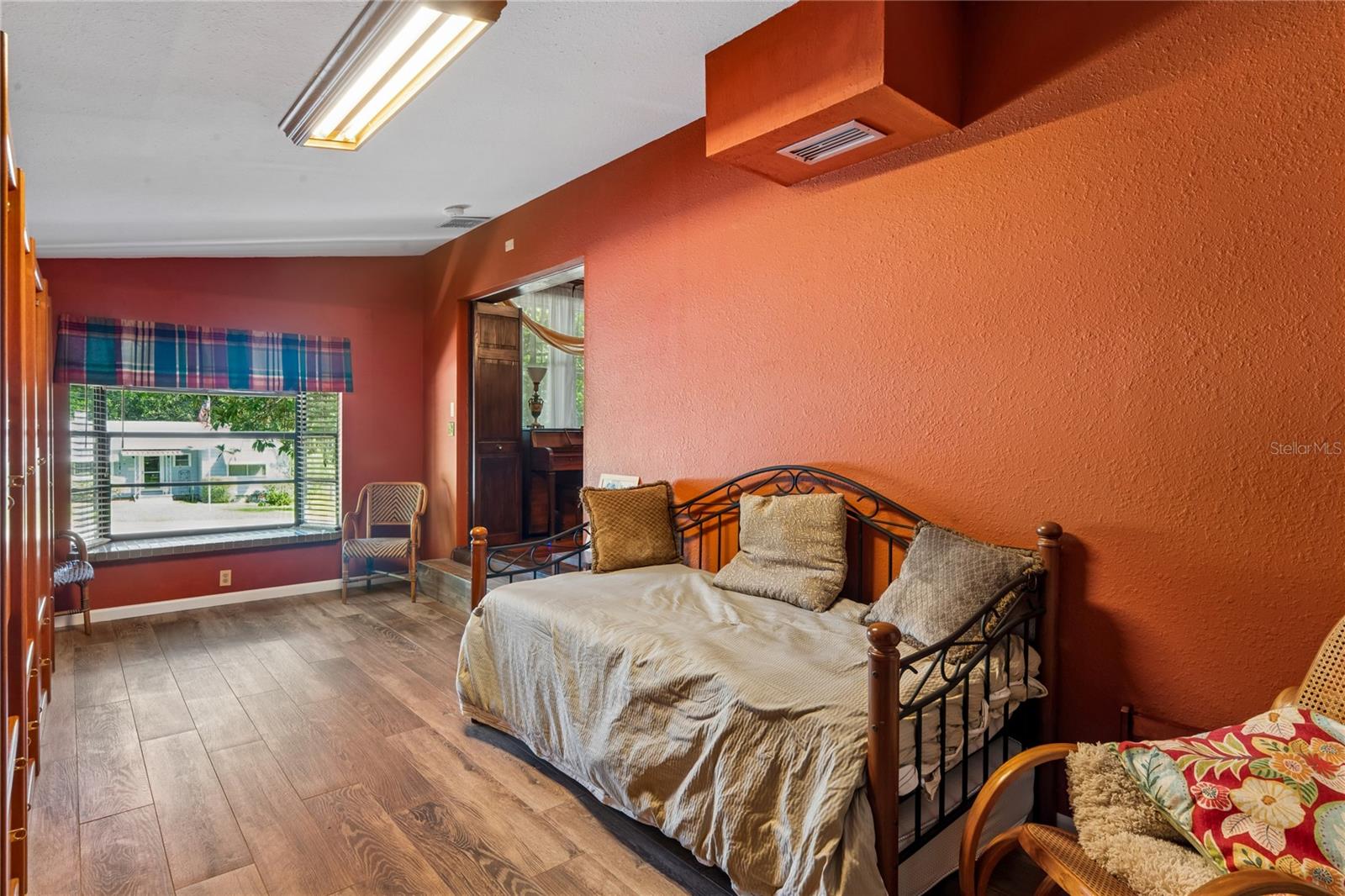 SHADOWLAWN ANNEX - Residential