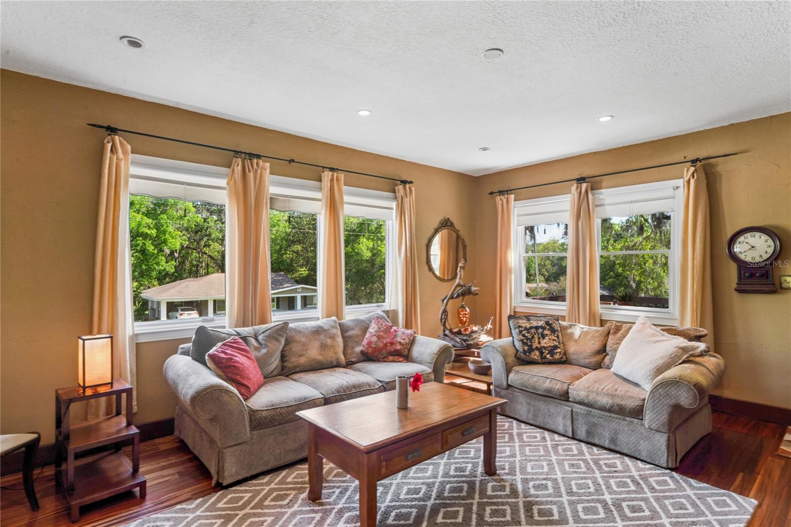 SHADOWLAWN ANNEX - Residential