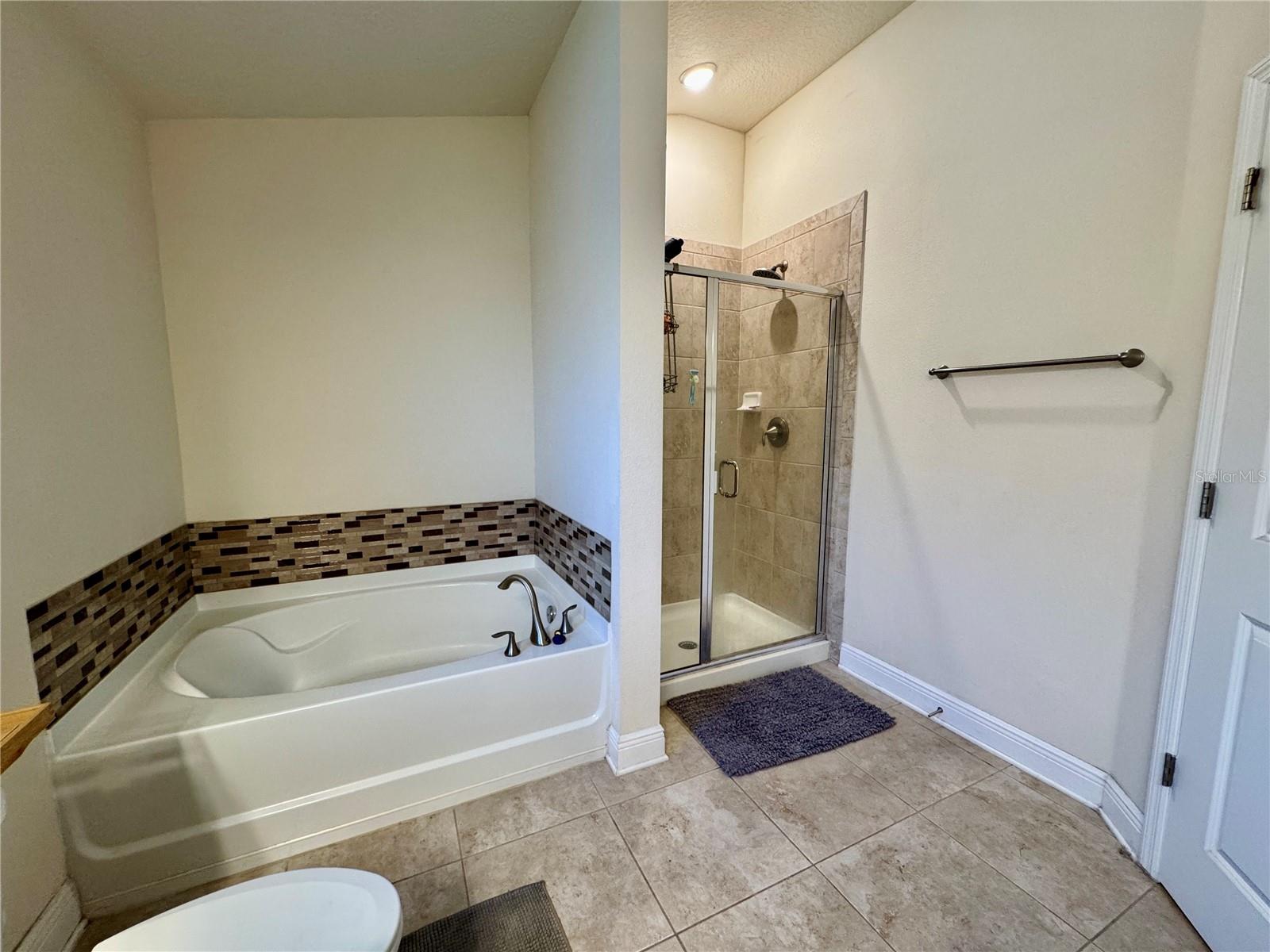 WOODS OF MOCCASIN WALLOW PH II - Residential Lease