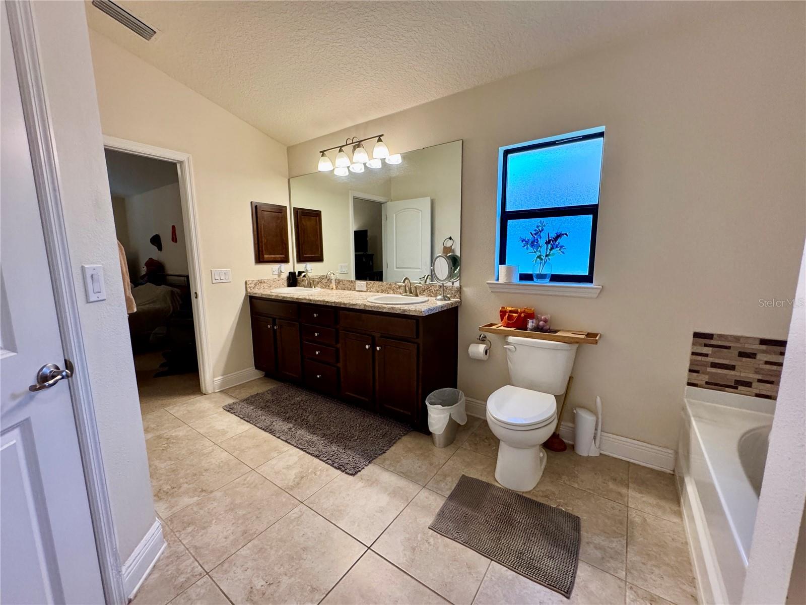 WOODS OF MOCCASIN WALLOW PH II - Residential Lease