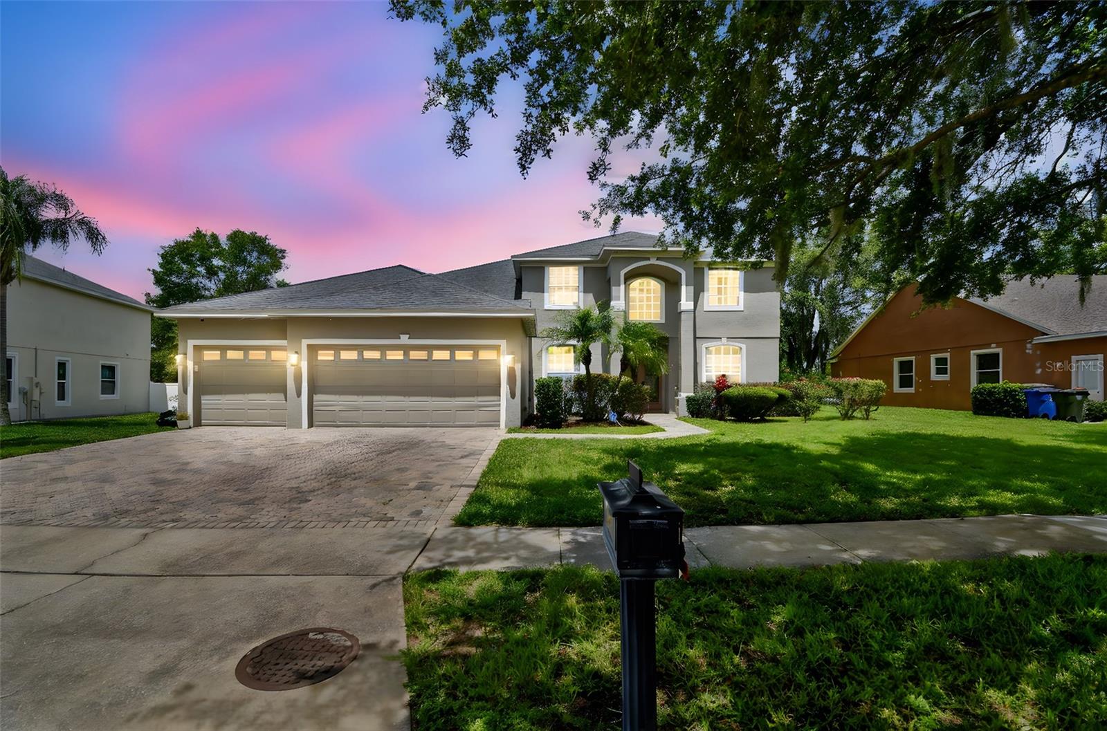 297 BEACON POINTE DRIVE