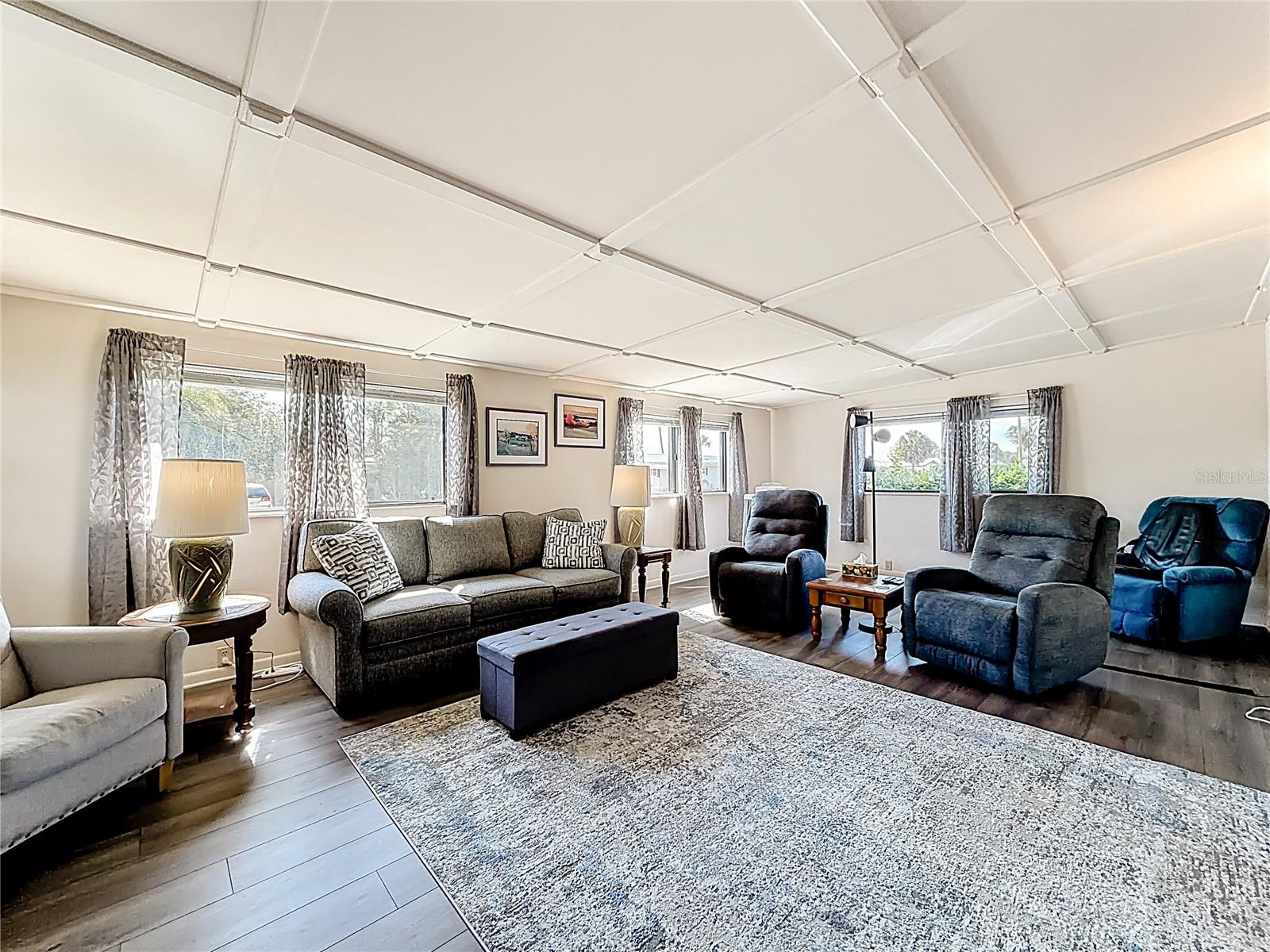 LAKE FRANCES ESTATES UNIT 04 - Residential