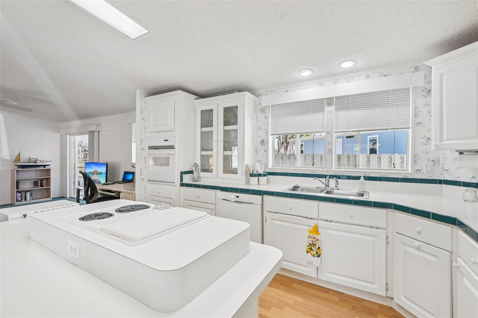 HOLIDAY PARK - Residential