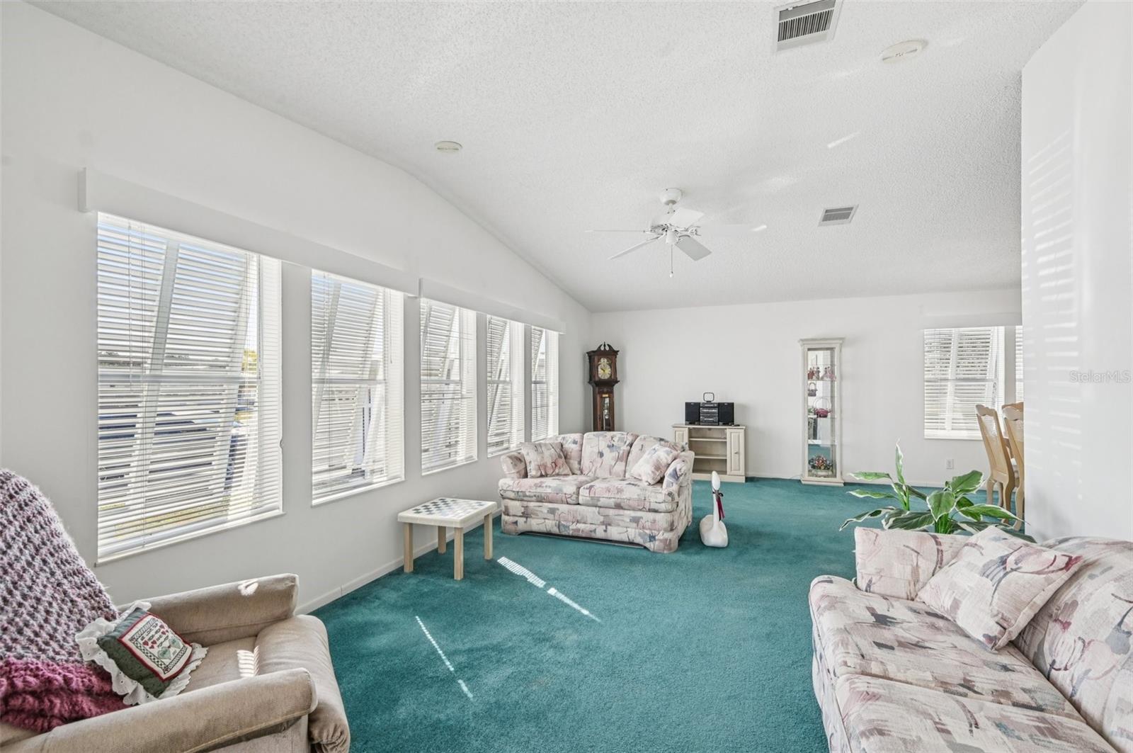 HOLIDAY PARK - Residential