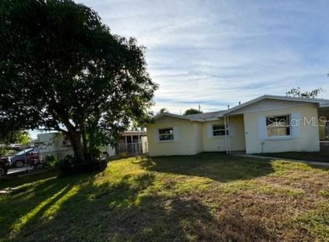 A home in LAKELAND