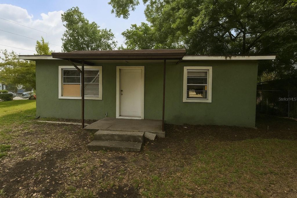 Photo of 10102 N 21st Street, Tampa, FL 33612 (MLS # TB8448163)