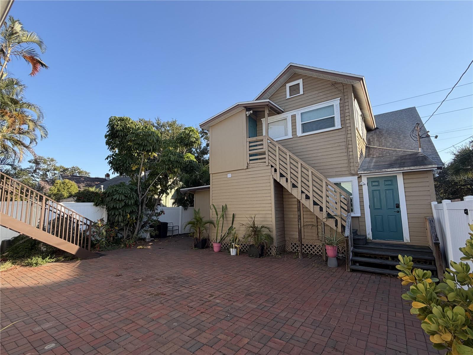 THORNTONS WALTER - Residential Lease