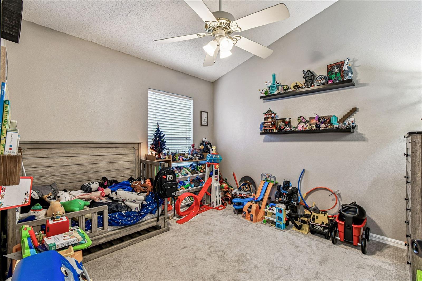 KEY VISTA PH 02 - Residential